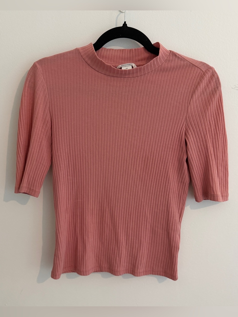Monki Ribbed Mock Neck Short Sleeve Top - Dusty Pink